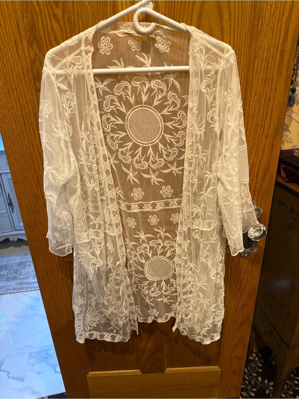Soft Surroundings Sheer White Floral Embroidered Kimono